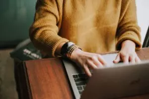 Step-by-Step Guide: How to Stream from Your Laptop to Your TV