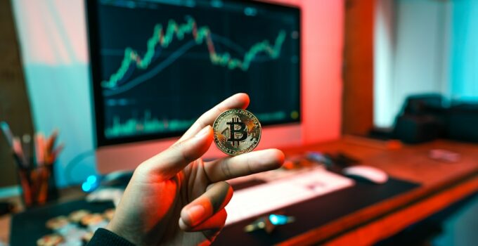 Navigating Cryptocurrency Price Volatility